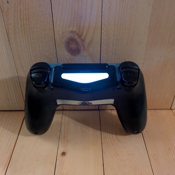 Sony DualShock 4 Wireless Controller - Used - Picture 6 of 8
